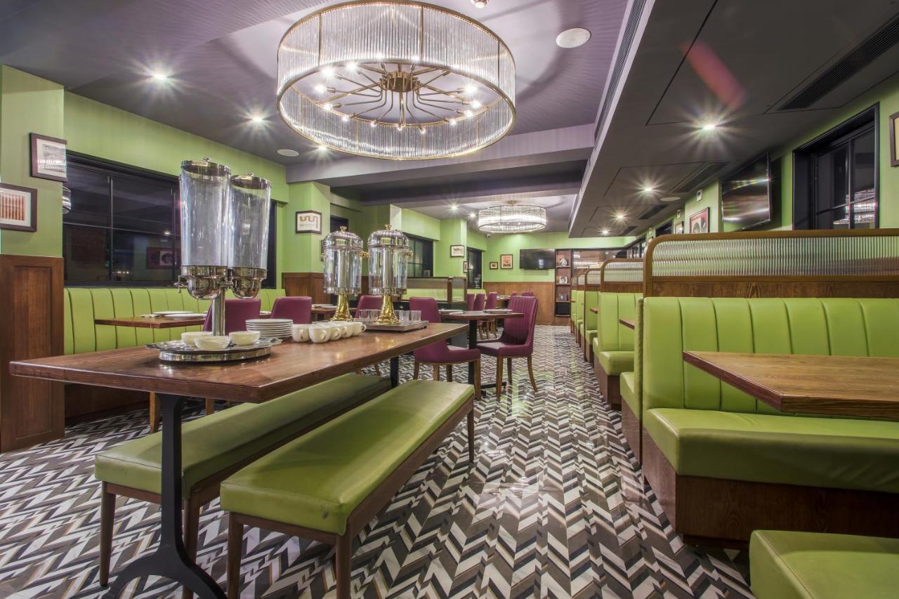 T24 Retro Hotel Mumbai Ngoại thất bức ảnh