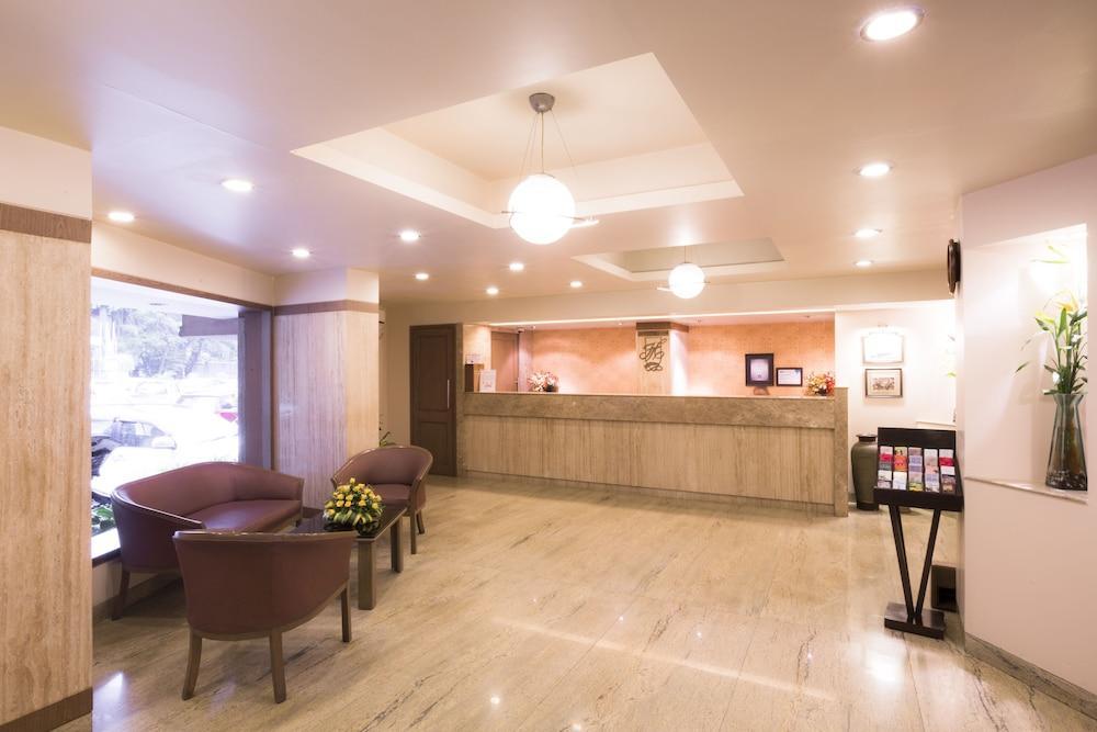 T24 Retro Hotel Mumbai Ngoại thất bức ảnh