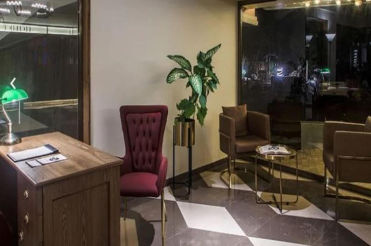 T24 Retro Hotel Mumbai Ngoại thất bức ảnh