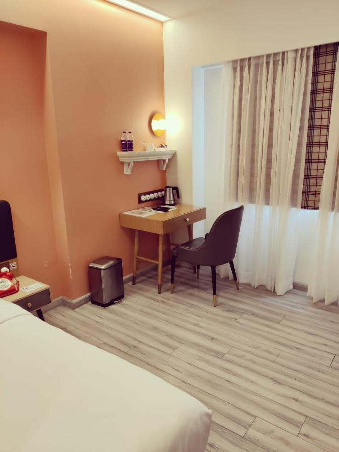 T24 Retro Hotel Mumbai Ngoại thất bức ảnh