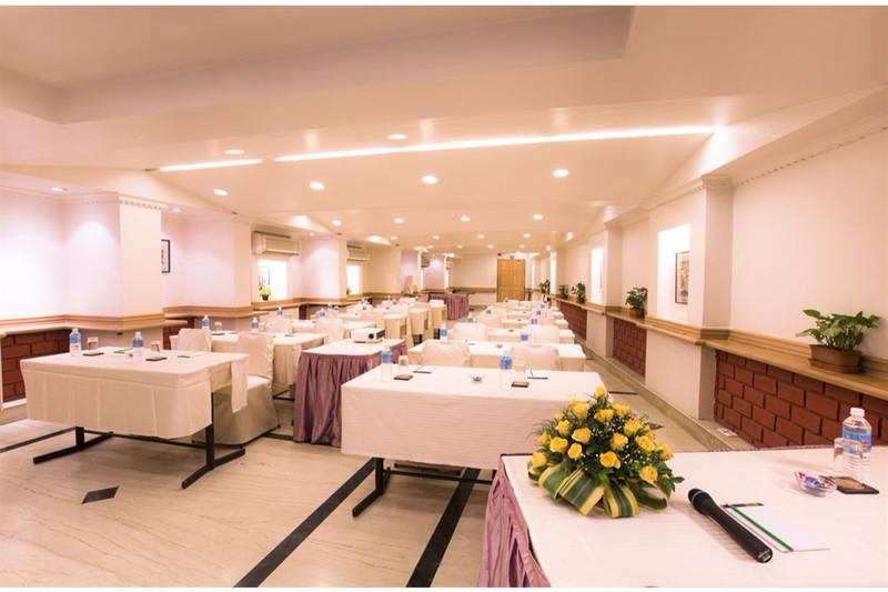 T24 Retro Hotel Mumbai Ngoại thất bức ảnh