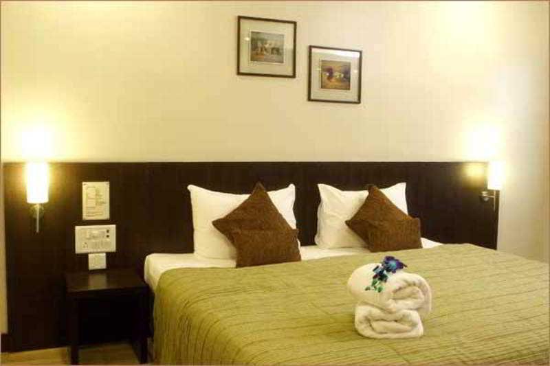 T24 Retro Hotel Mumbai Ngoại thất bức ảnh
